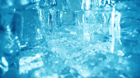 primer plano de cubitos de hielo, fondo abstracto.