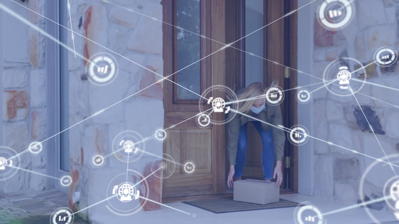 얼굴 마스크를 쓴 백인 여성이 패키지를 가져가는 데이터 처리 애니메이션