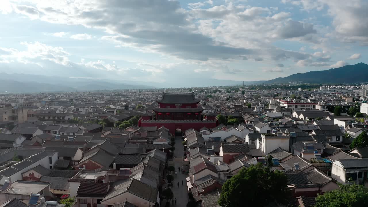 edificios y paisajes en weishan, yunnan, china.
