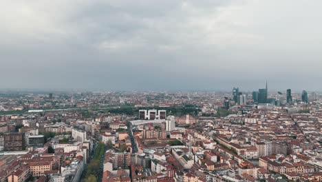 Drone-footage-of-Milan,-Italy