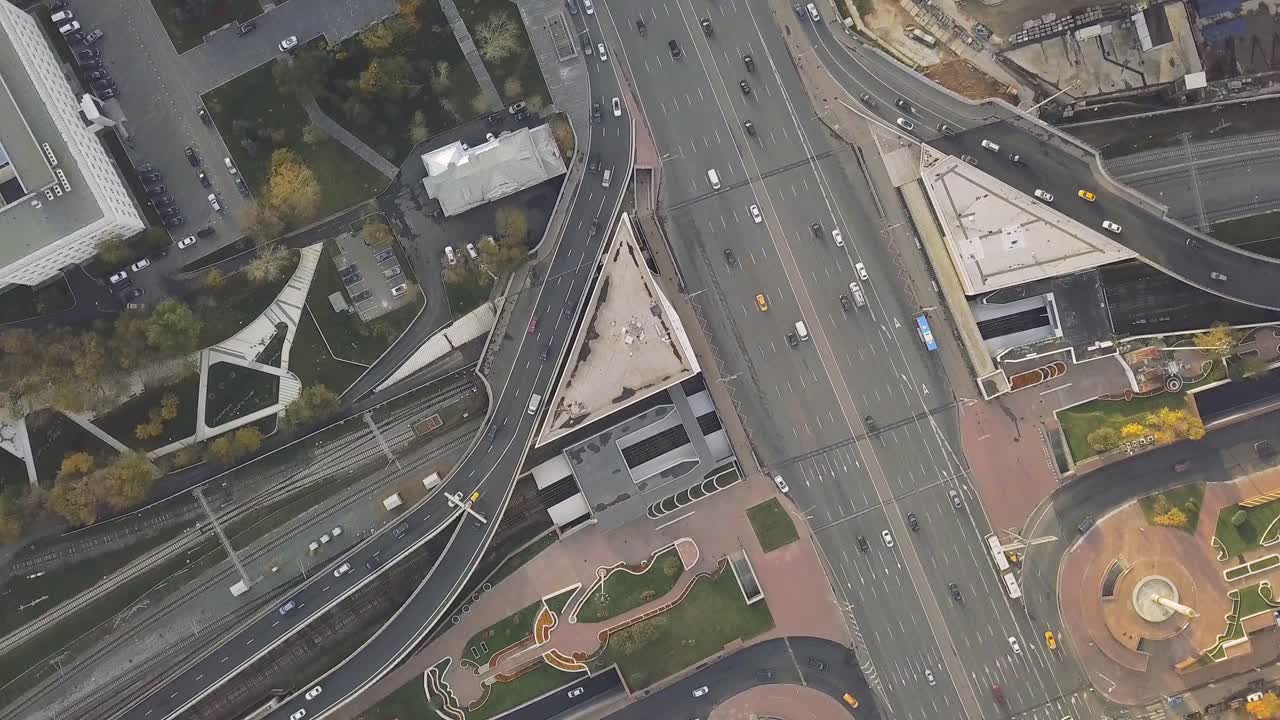 도시 교차로의 공중 사진