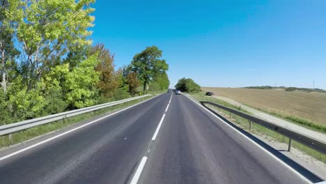 Timelapse-Coche-Conduciendo-Por-La-Autopista