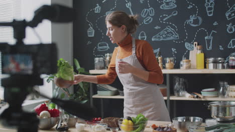 cooking a delicious salad - online cooking class