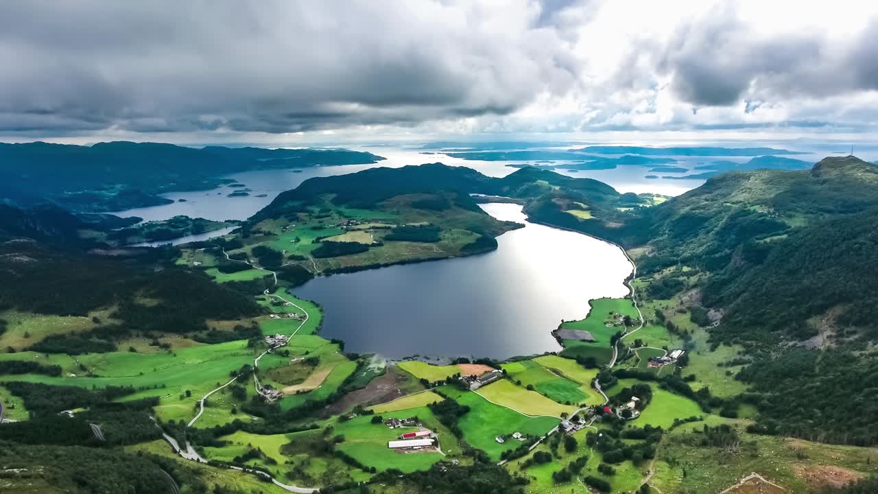 imágenes aéreas de la hermosa naturaleza de noruega.
