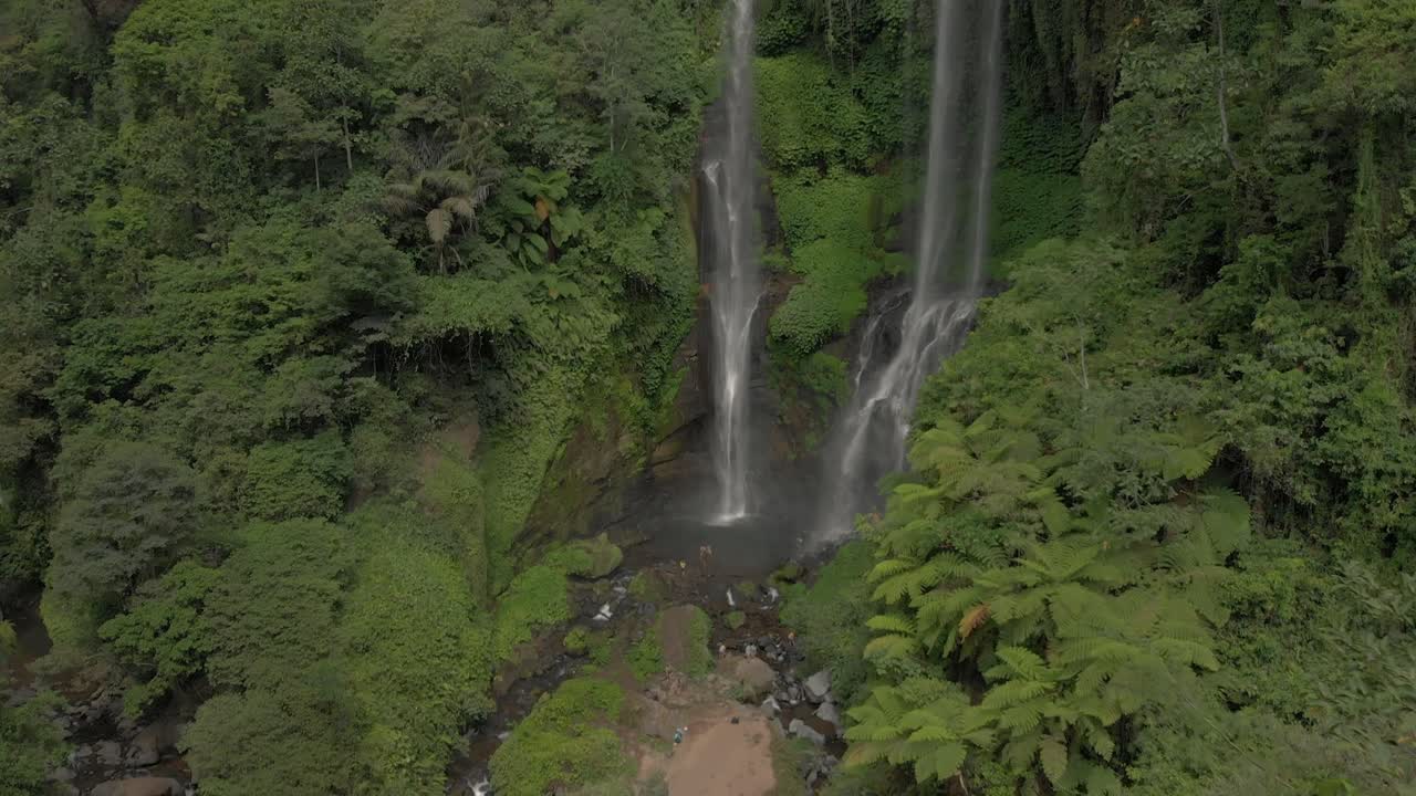 cascada sekumpul bali indonesia 2018