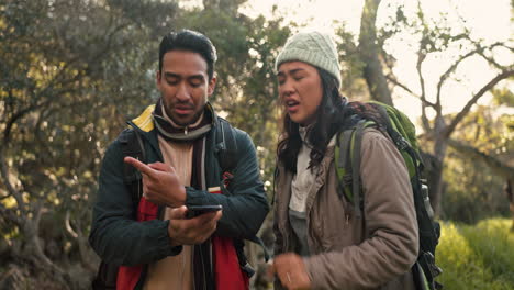 couple, hiking and lost, smartphone