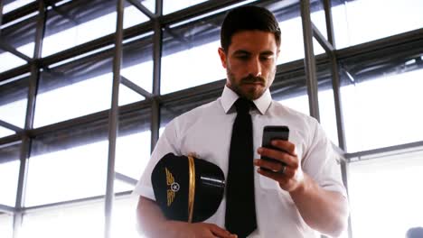 pilot using mobile phone