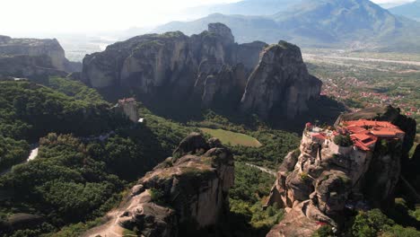 vista desde un avión no tripulado de meteora grecia