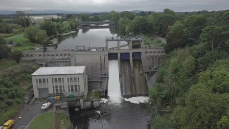 imágenes aéreas de una presa de la estación eléctrica