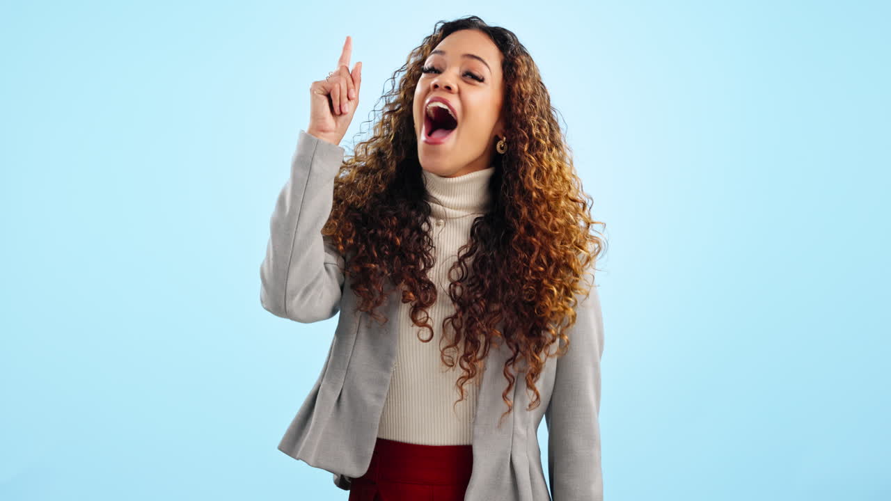 pensamiento, negocios y mujer con ideas