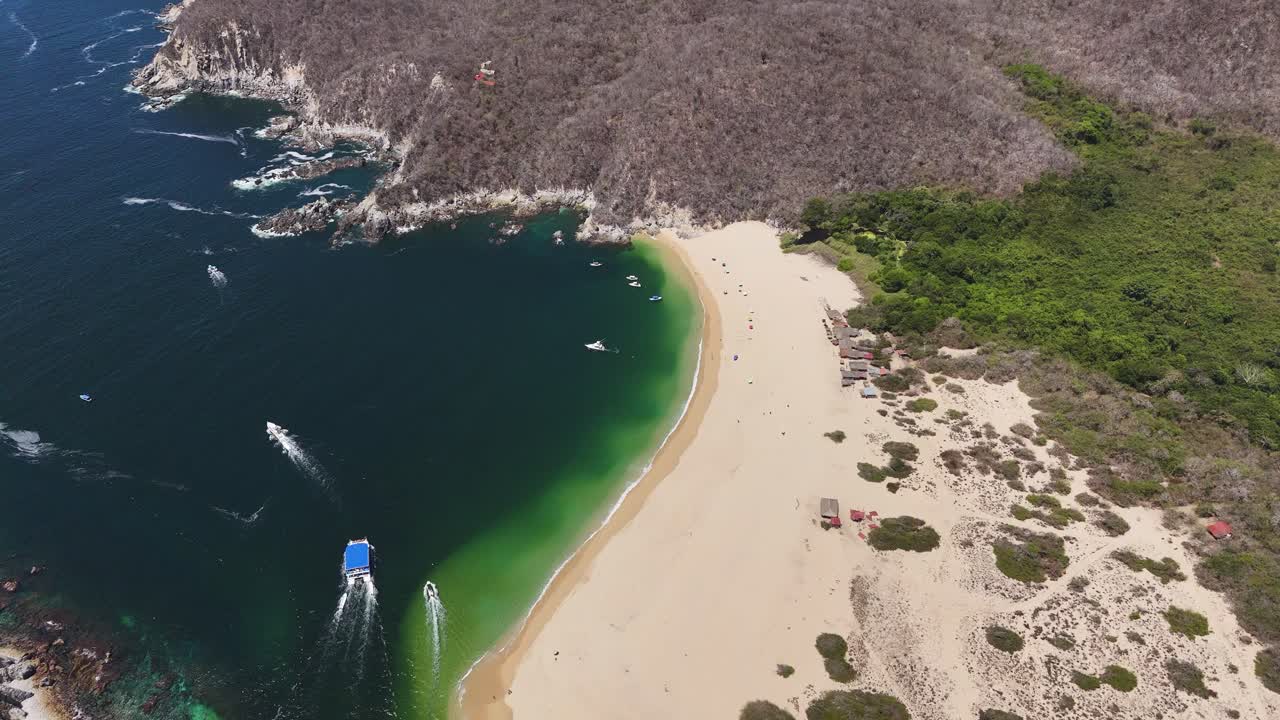 открывая очаровательную красоту залива какалута сверху