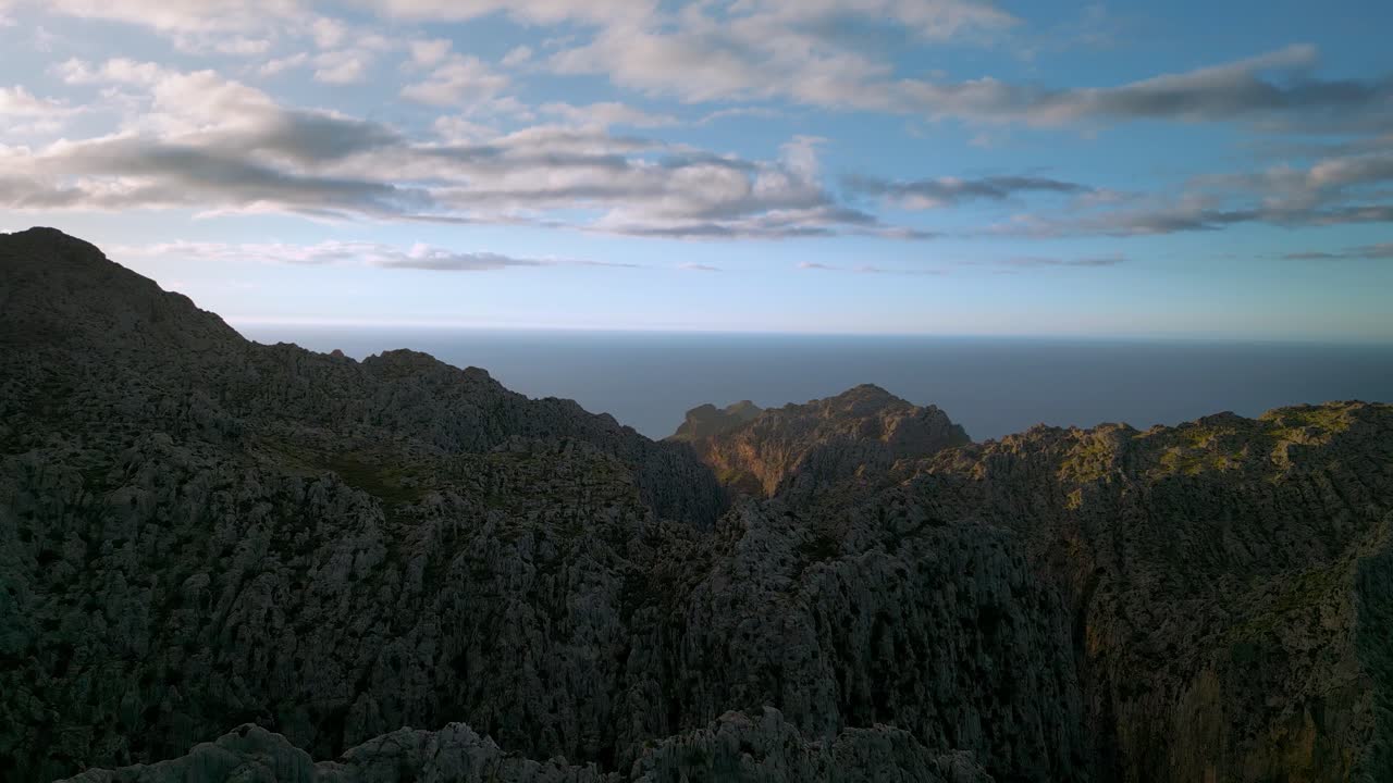 las montañas de sa calobra port de soller, palma de mallorca