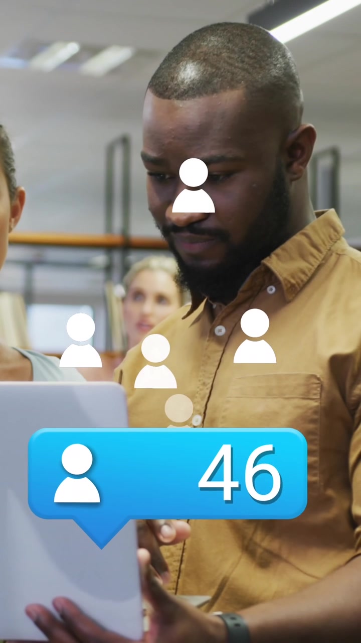 Animation of social media data processing over diverse business people in office