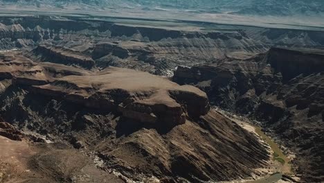 Fish-River-Canyon-In-Namibia,-Afrika-Luftdrohnenaufnahme