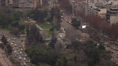 Balmaceda-Park-Am-Wintermorgen-In-Santiago,-Chile