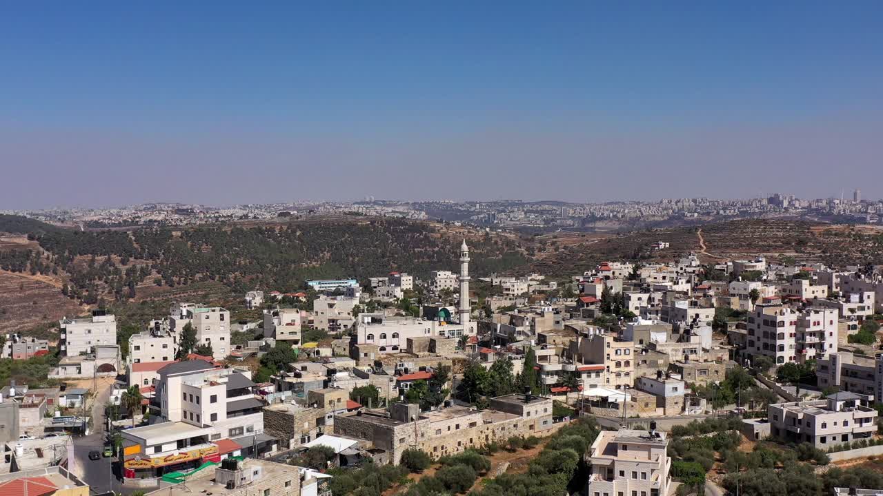 팔레스타인 마을 베이트 수릭과 예루살렘 도시 배경