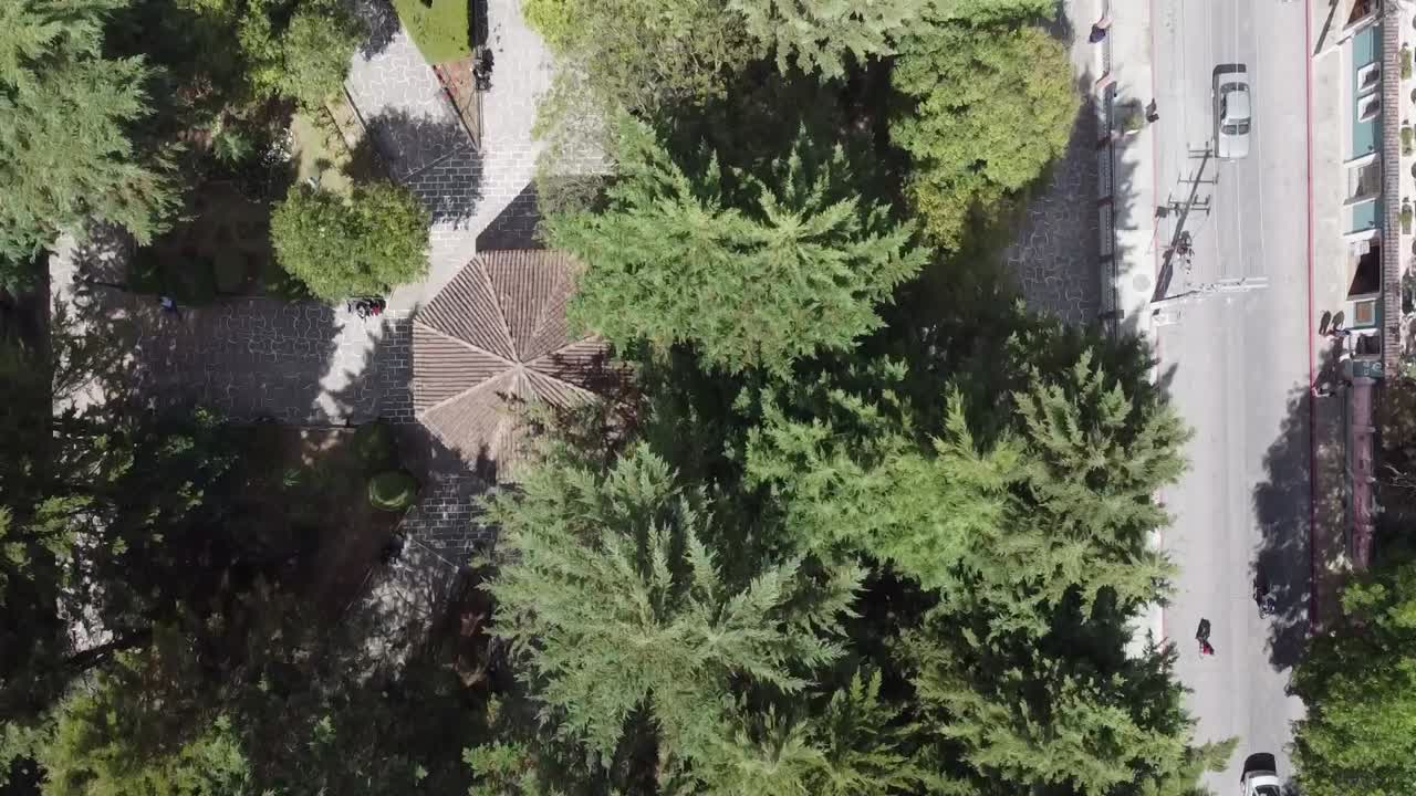 聖克里斯托巴爾德拉斯卡薩斯公園的中央無人機拍攝