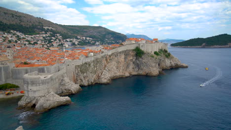 Historic-wall-of-Dubrovnik-Old-Town,-Croatia.