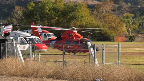 Helicóptero-De-La-Guardia-Costera-Se-Prepara-Para-Despegar