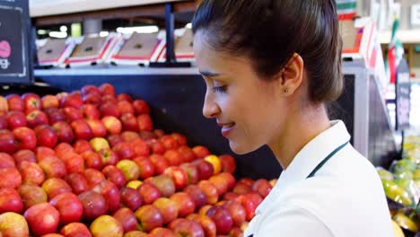 Female-staff-working-at-organic-section