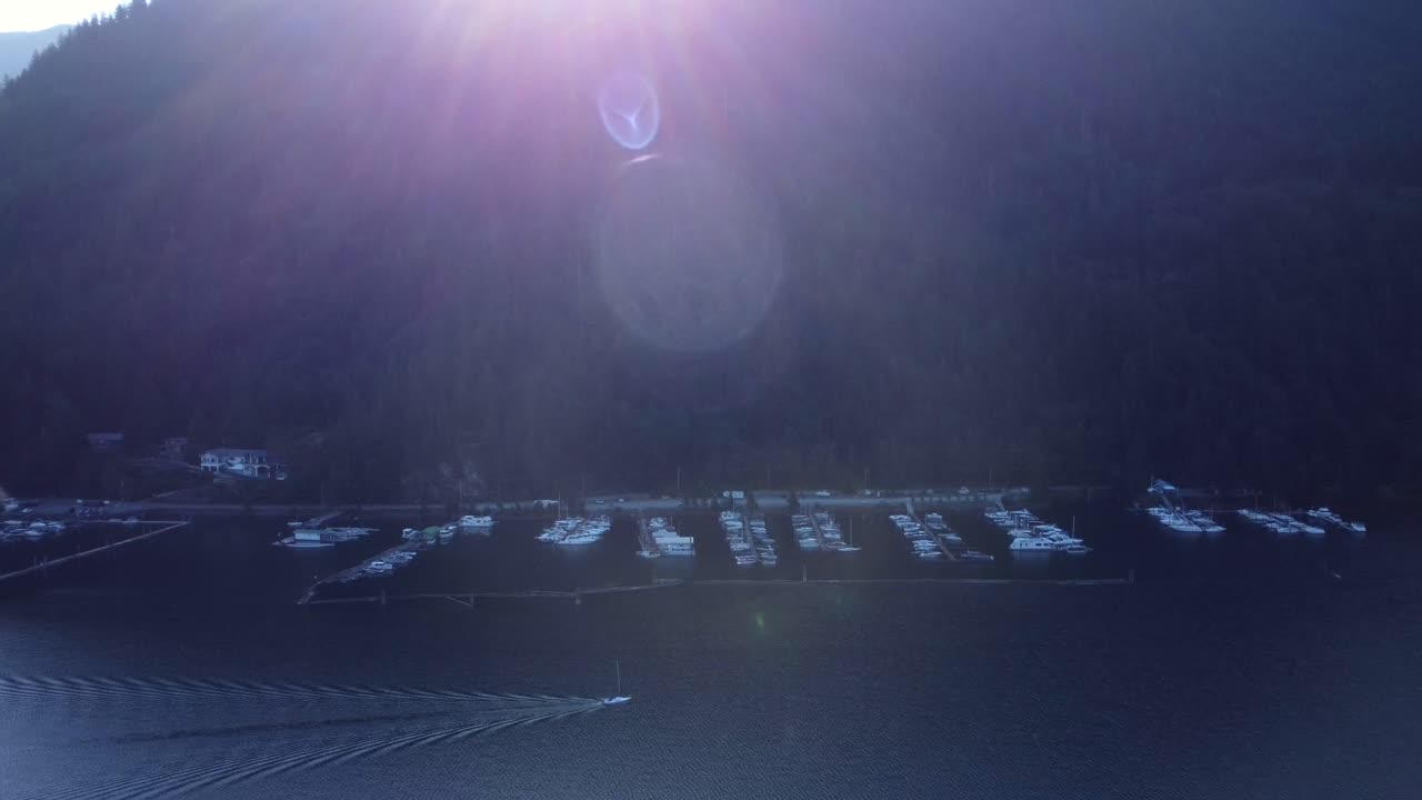 해리슨 핫 스프링스 (harrison hot springs) - 캐나다의 해수욕장 및 호수, 배와 이 좋은 날.