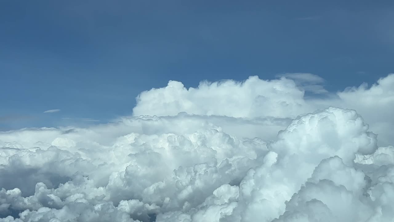 A pilot&rsquo;s perspective of a theatening stormy sky plenty of cumulonimbus