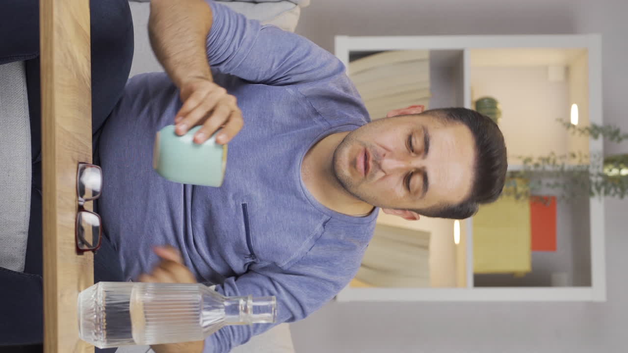 수정불능 남자의 수직 비디오. 전립선.