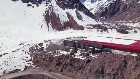 volar lejos en el paso de los libertadores oficina de aduanas chilena en las montañas de los andes