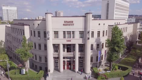 Incredible-opening-4k-aerial-shot-of-Law-faculty,-University-of-Belgrade