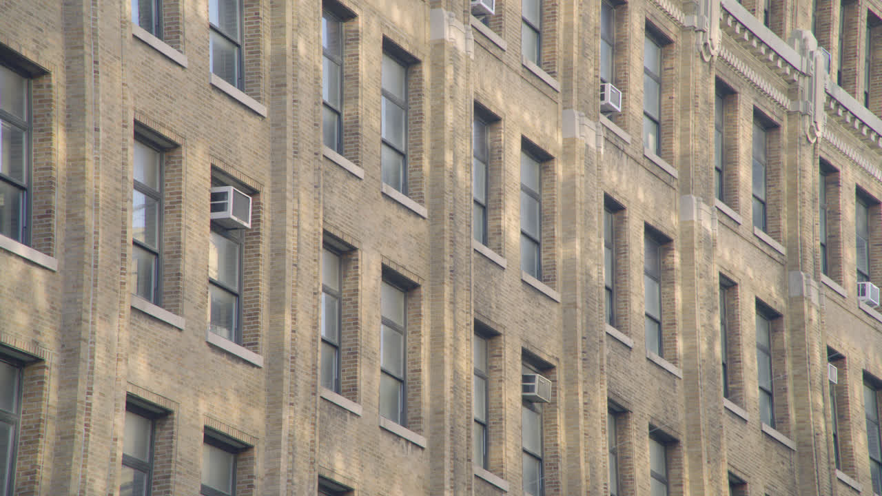 Establishing shot of a generic building in Manhattan