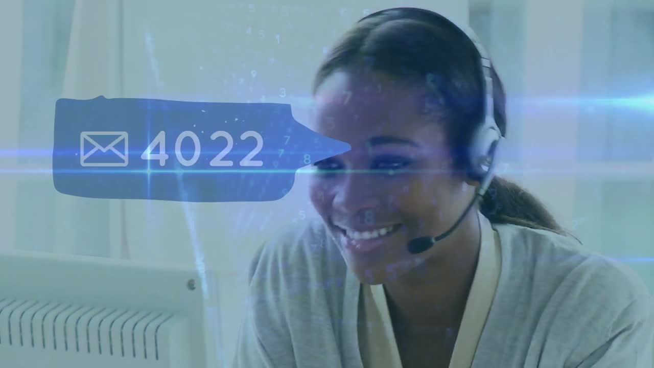 Animazione di elaborazione dati su donna d'affari afroamericana che usa un auricolare.