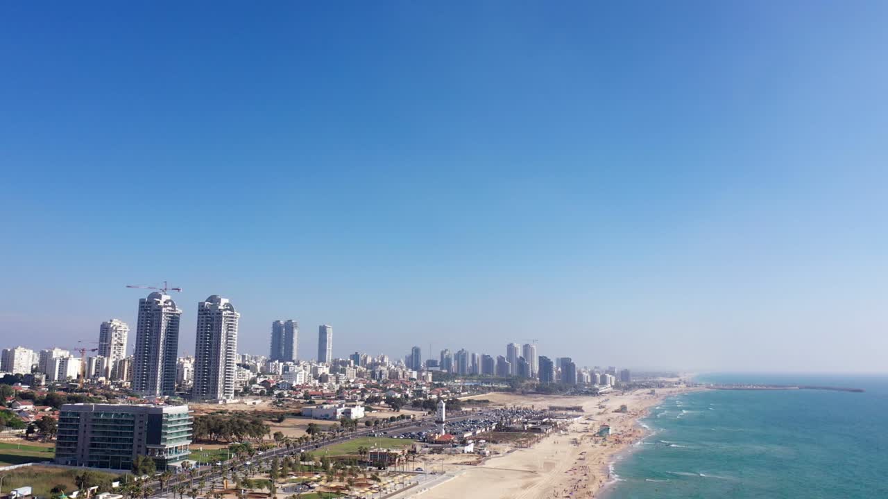 hoteles de playa de israel y el mar mediterráneo vista de dron