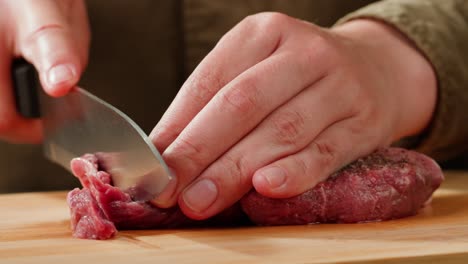 estoy preparando un filete.