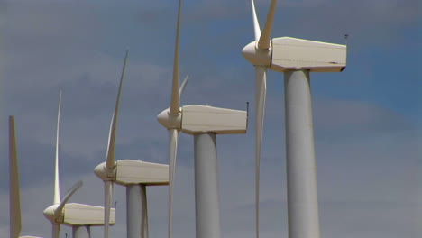 wind turbines generate electricity 3