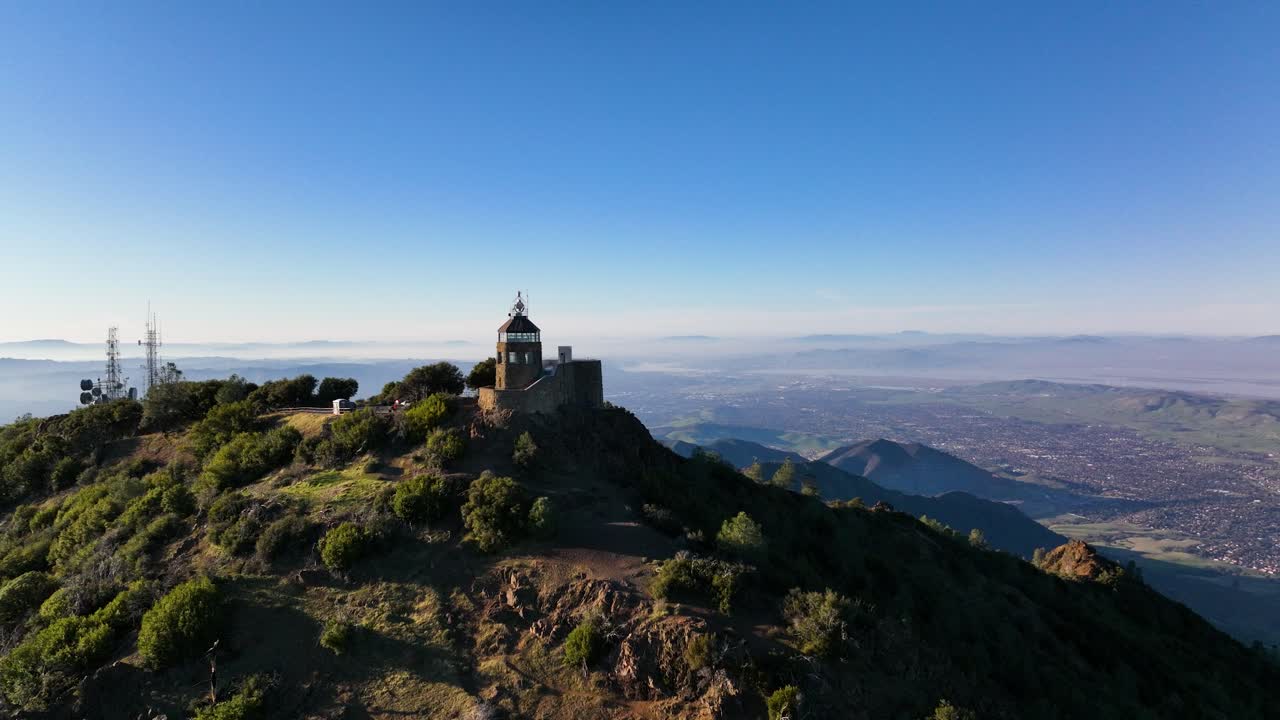 faro de luz en la cima de la cumbre del monte diablo, parque estatal, walnut creek danville california