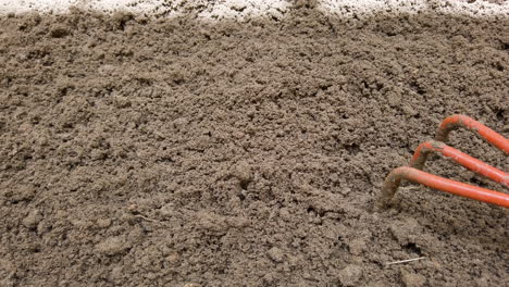 terreno preparado para sembrar hortalizas. disparar pan