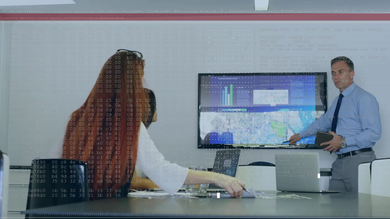 animación del procesamiento de datos financieros sobre diversas personas de negocios en la oficina