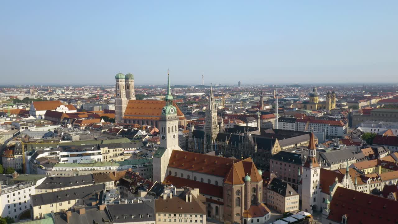 독일 뮌헨의 상징적 인 교회의 고정 공중 촬영