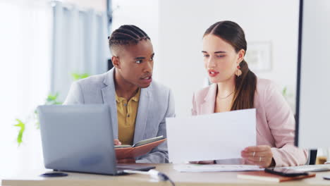 planificación, computadoras portátiles y gente de negocios