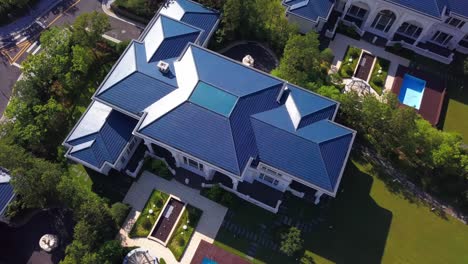 Solar-panel-roof-on-a-private-house