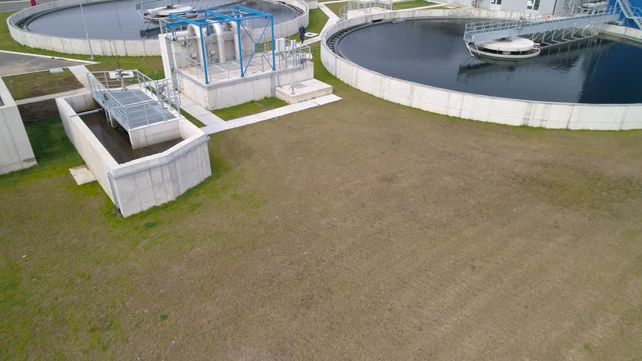Waste water sewage round circular separation tanks