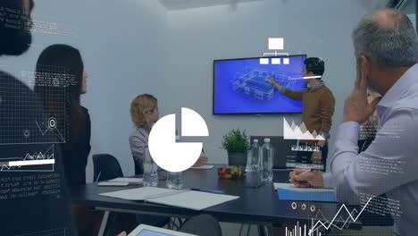 animación de procesamiento de datos estadísticos contra un hombre asiático haciendo una presentación en la oficina