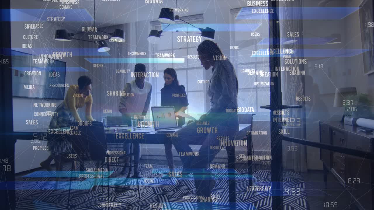 데이터 처리 및 다양한 비즈니스 사람들 사이의 연결 네트워크의 애니메이션