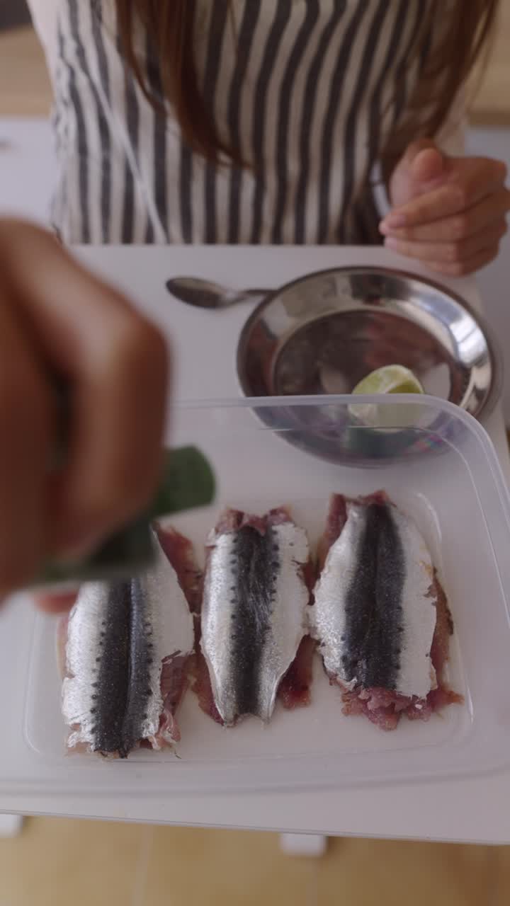 Preparing Sardines