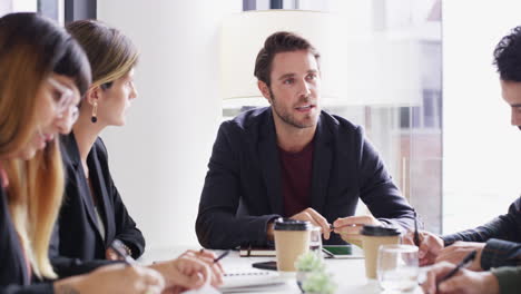 Nada-Asegura-El-Crecimiento-Empresarial-Como-El-Trabajo-En-Equipo