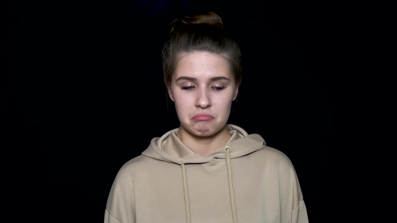 슬픈 젊은 여자