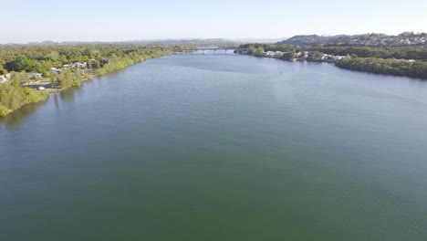 Tranquilo-Río-Tweed-Cerca-De-Chinderah,-Nueva-Gales-Del-Sur,-Australia