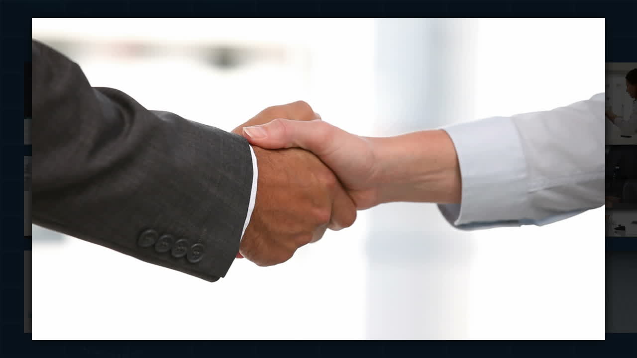 pantalla táctil que se utiliza para ver y editar películas comerciales