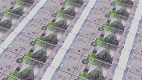 billetes de 5 dinares kuwaitíes impresos por una prensa de dinero