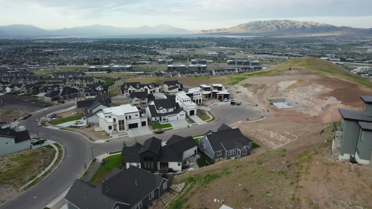 Residential Neighborhood Cul-de-Sac, Local Utah Real Estate in Lehi - Aerial